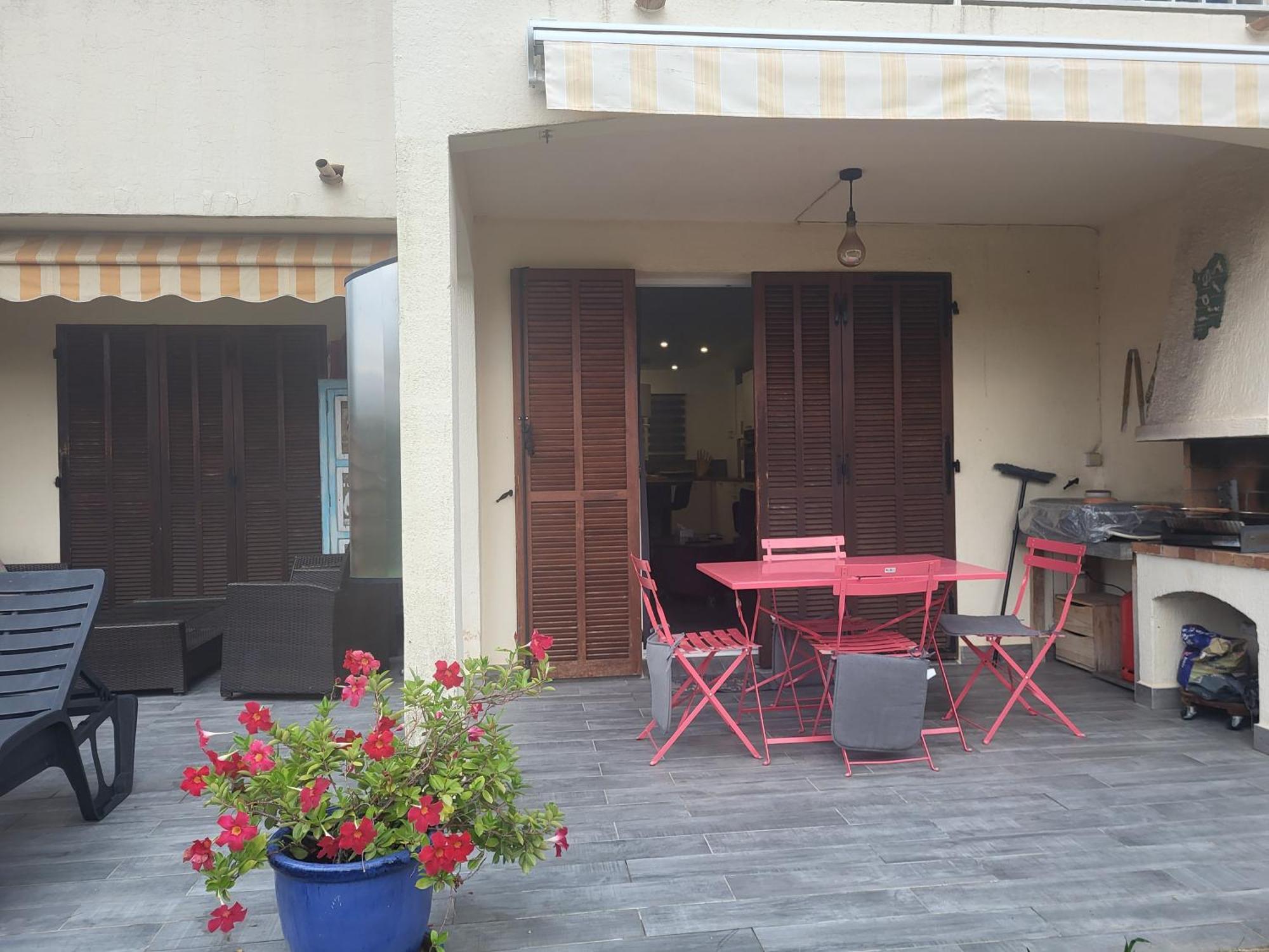 AGAY le pti bonheur 60m2 rez de jardin, en bord de mer Saint-Raphaël Buitenkant foto